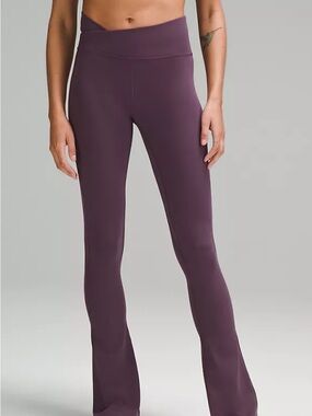 Lululemon Align Asymmetrical-Waist Mini-Flared Pant 32” in Grape Thistle